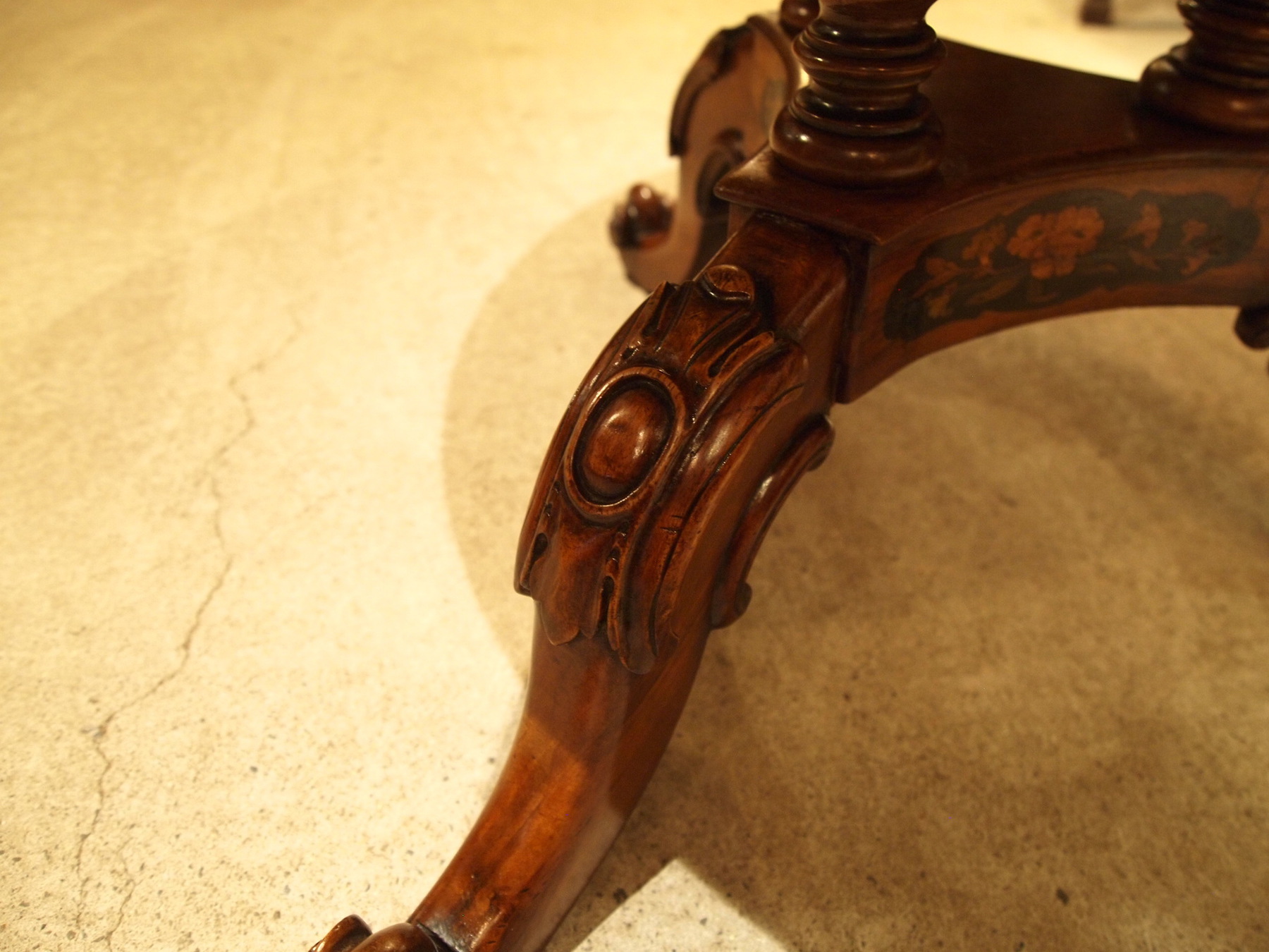 table200904a_13.JPG