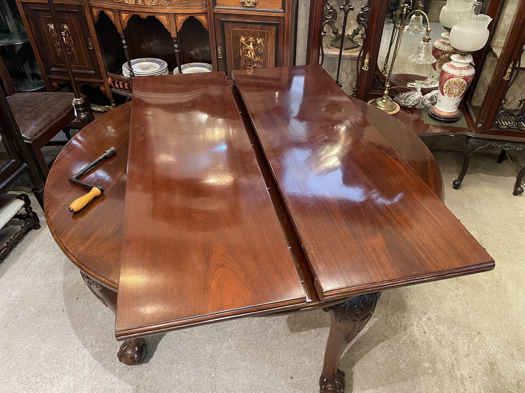 table251024_11.JPG