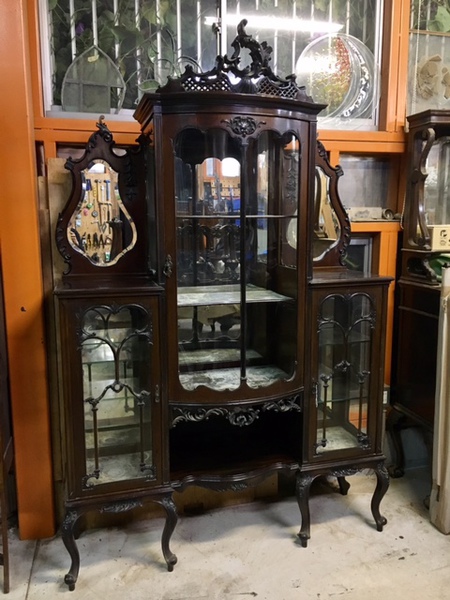 https://www.crair-antiques.com/info/images/01cabinet161118a_01.jpg