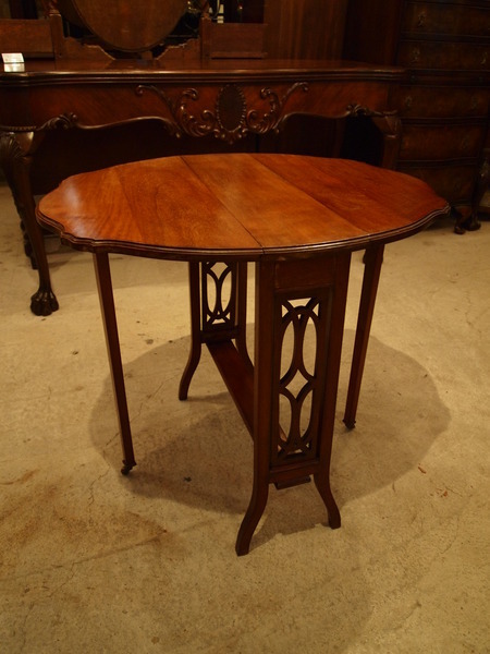 https://www.crair-antiques.com/info/images/3table160528c_01.JPG