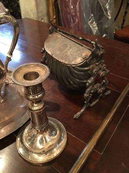 https://www.crair-antiques.com/info/images/Blog160429_01.JPG