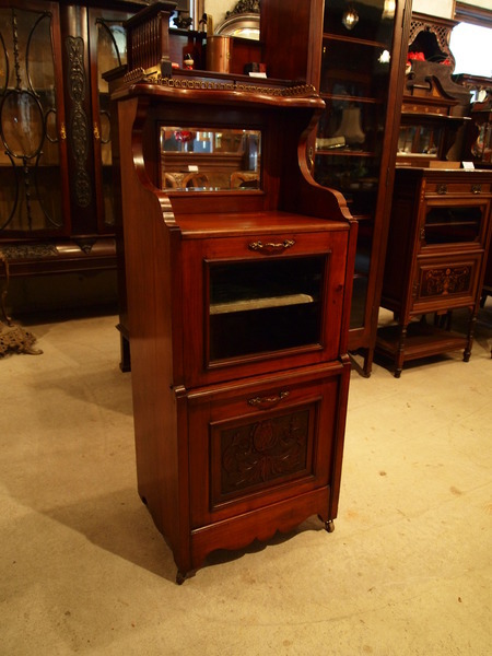 https://www.crair-antiques.com/info/images/c_cabinet150418_01.JPG