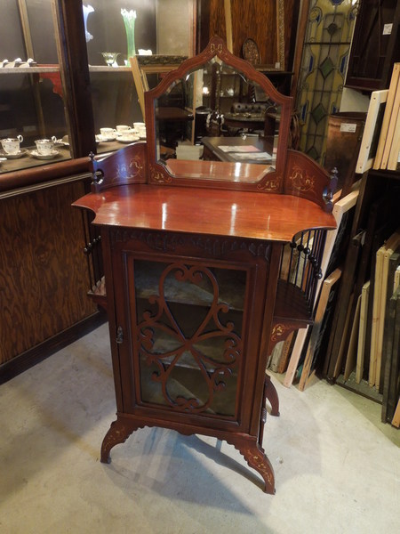 https://www.crair-antiques.com/info/images/cabinet131213a_01.JPG