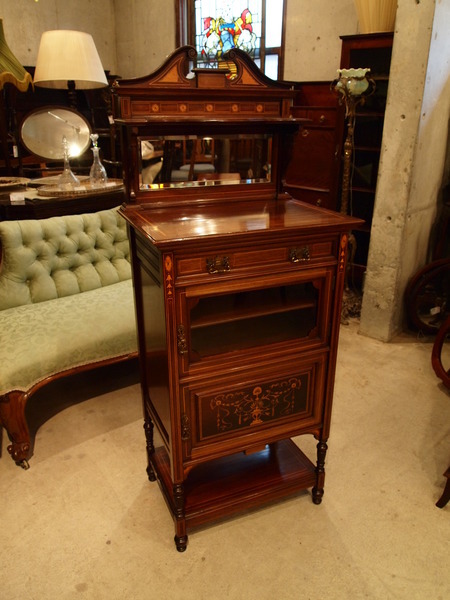https://www.crair-antiques.com/info/images/cabinet150207_01.JPG