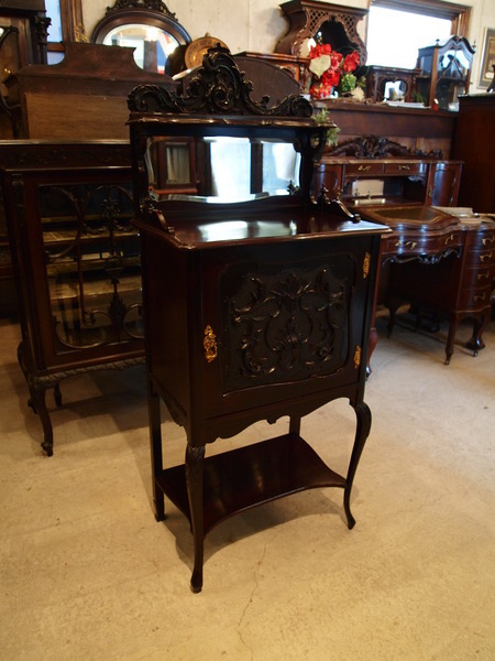 https://www.crair-antiques.com/info/images/cabinet151220_01.JPG