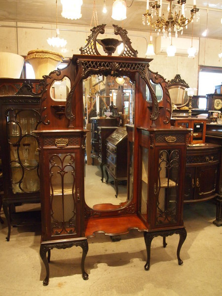 https://www.crair-antiques.com/info/images/cabinet180601_01.jpg