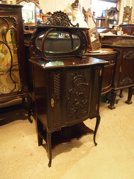 https://www.crair-antiques.com/info/images/cabinet180629b_01.jpg