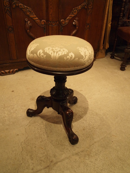https://www.crair-antiques.com/info/images/chair160214b_01.JPG