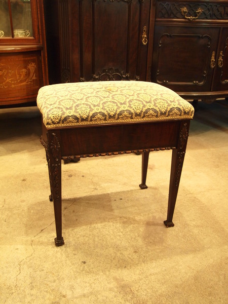 https://www.crair-antiques.com/info/images/chair170514a_01.jpg