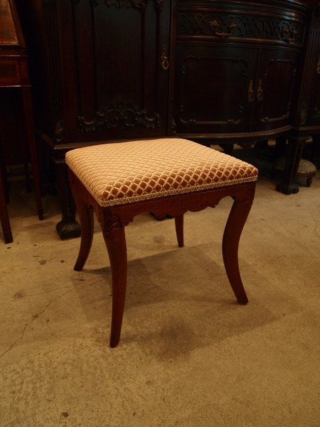 https://www.crair-antiques.com/info/images/chair170715a.jpg