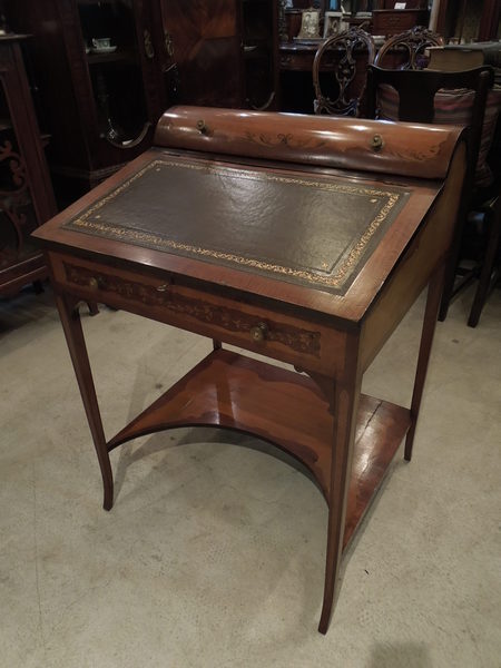 https://www.crair-antiques.com/info/images/desk140720_01.JPG