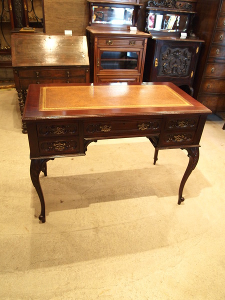 https://www.crair-antiques.com/info/images/desk151226_02.JPG