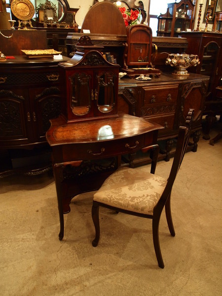 https://www.crair-antiques.com/info/images/desk170421_01.JPG