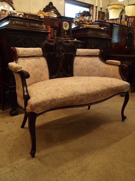 https://www.crair-antiques.com/info/images/sofa170715.jpg