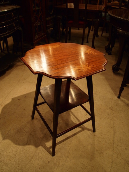 https://www.crair-antiques.com/info/images/table150221_01.JPG