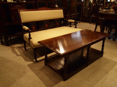 https://www.crair-antiques.com/info/images/table150710c_01.JPG