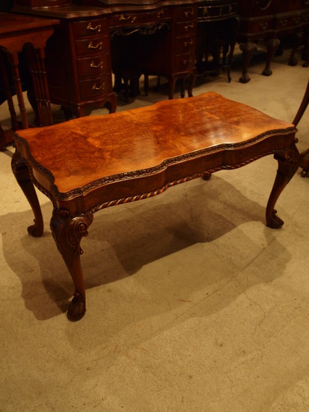 https://www.crair-antiques.com/info/images/table151012_01.JPG