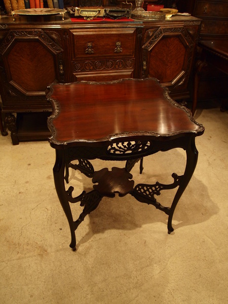 https://www.crair-antiques.com/info/images/table161028a_01.JPG