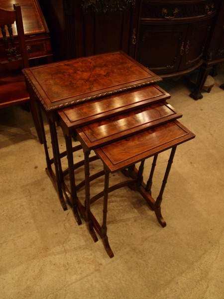 https://www.crair-antiques.com/info/images/table170804_04.jpg