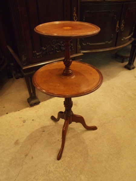 https://www.crair-antiques.com/info/images/table180406_01.jpg